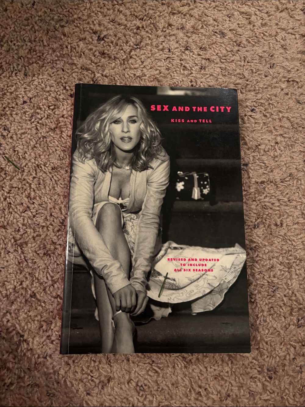 Sex and the City: Kiss and Tell Paperback